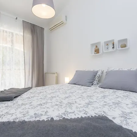 Eden Apartment